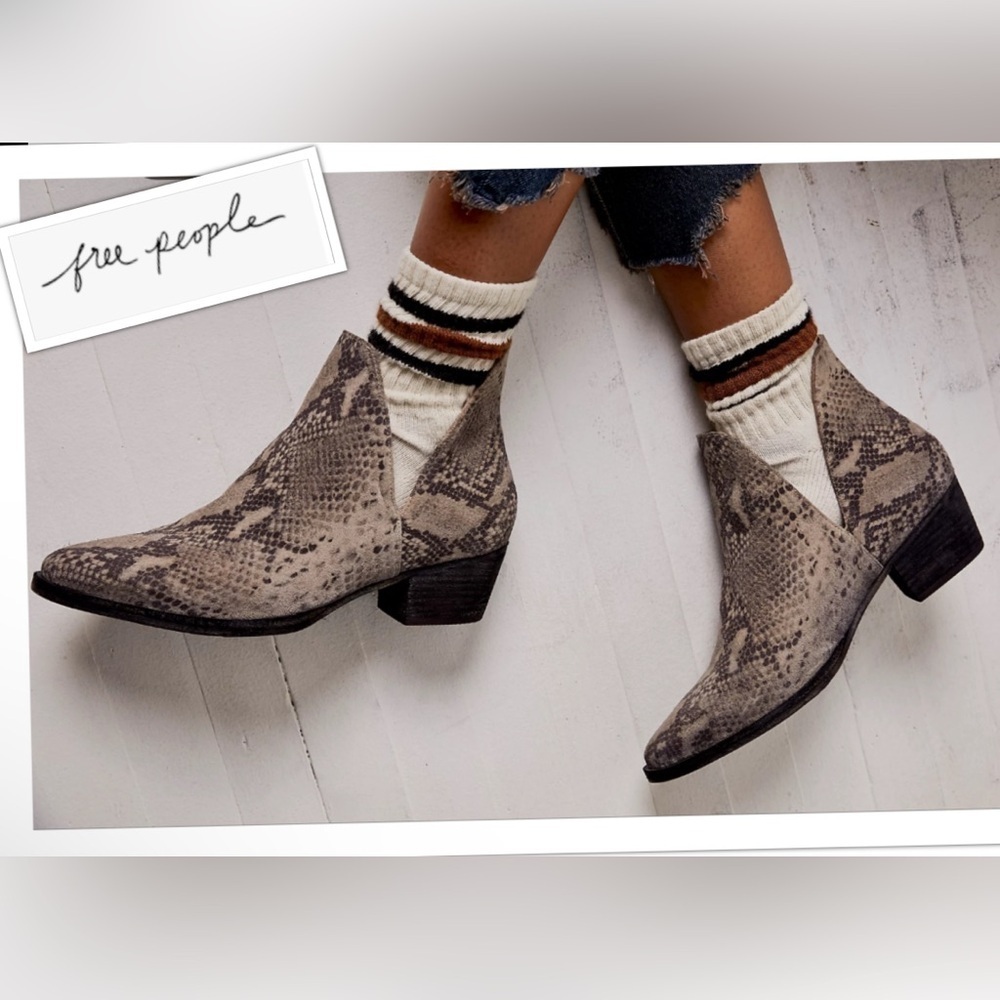 New Free People Boho Western Double V Snakeskin Leather Ankle Boots Size 7 Nwob